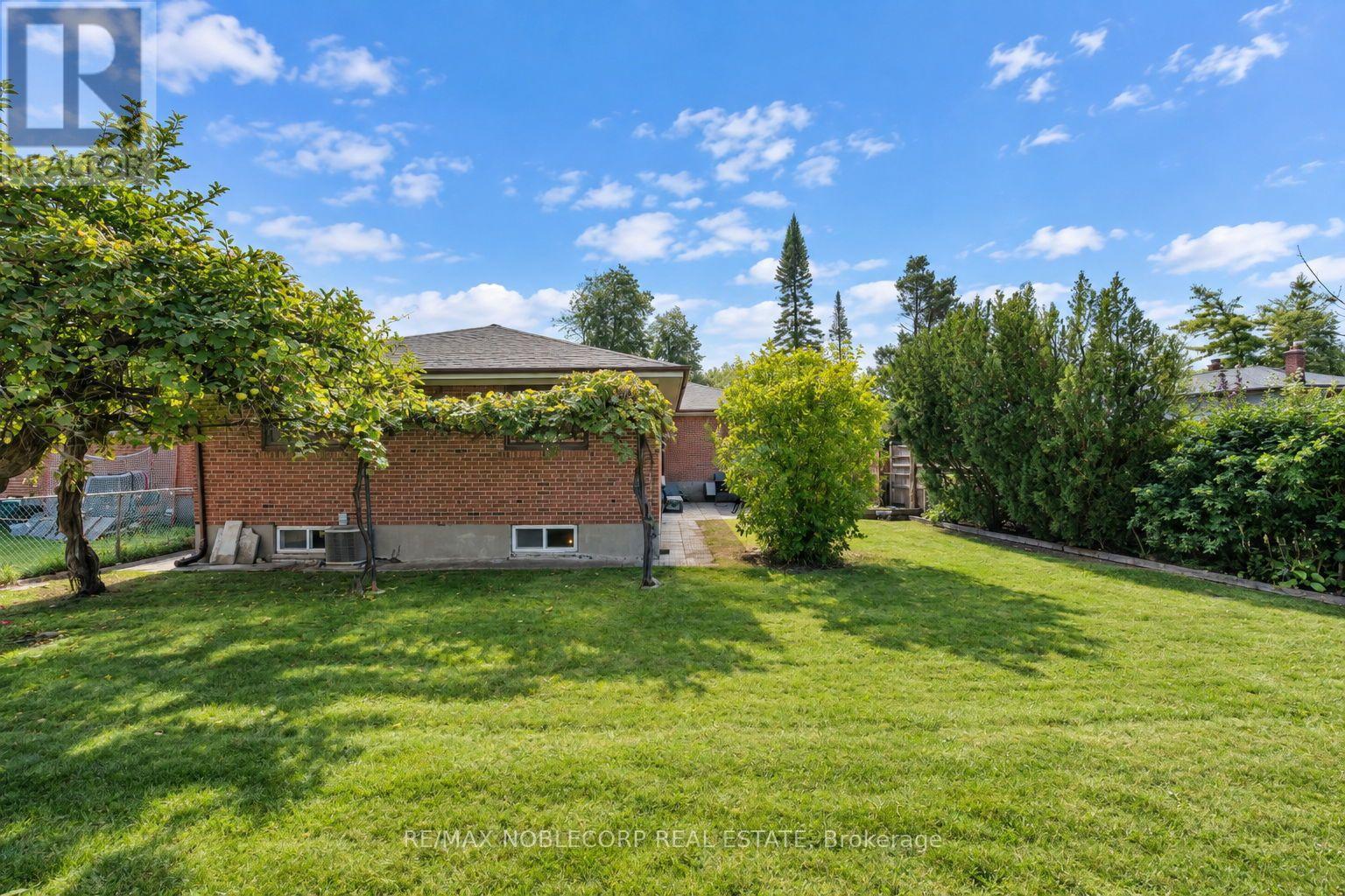 4 Warlingham Court, Toronto, Ontario M9C 3K3 - Photo 37 - W13834320