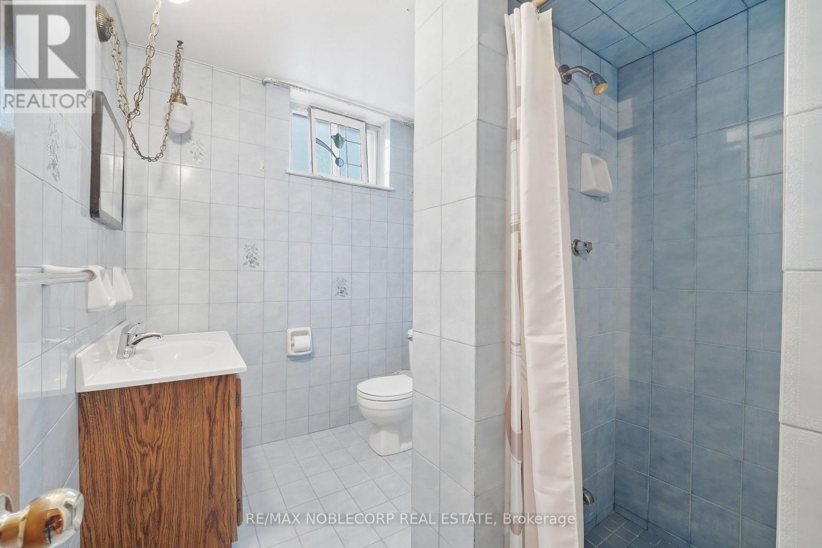 4 Warlingham Court, Toronto, Ontario M9C 3K3 - Photo 33 - W13834320