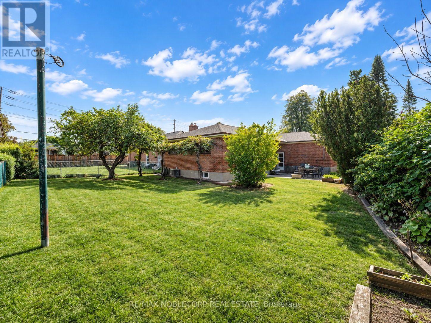 4 Warlingham Court, Toronto, Ontario M9C 3K3 - Photo 38 - W13834320
