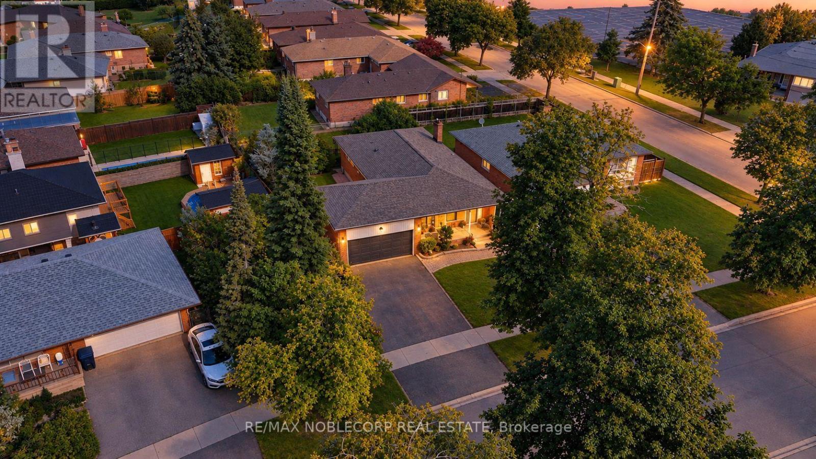 4 Warlingham Court, Toronto, Ontario M9C 3K3 - Photo 42 - W13834320