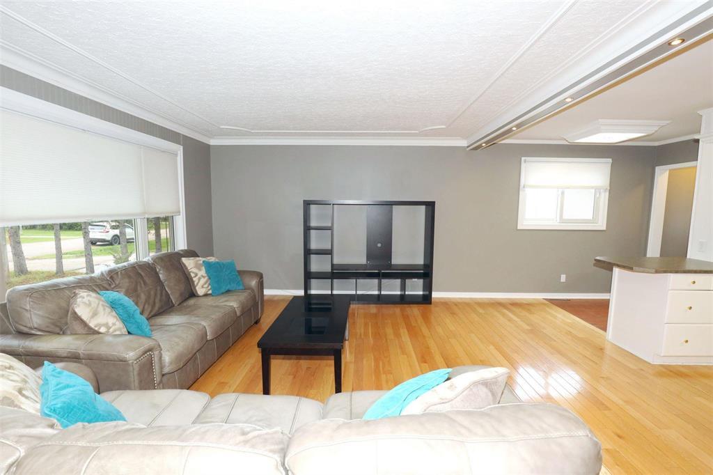 826 Community Row, Winnipeg, Manitoba R3R 1J1 - Photo 7 - 202624078