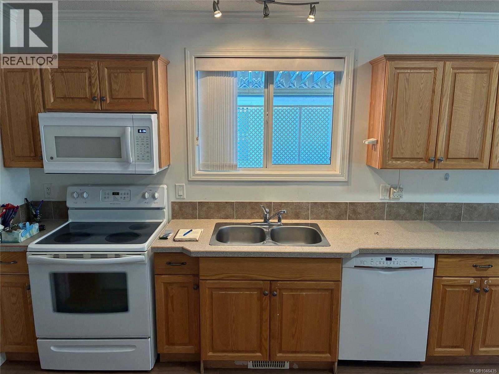 6241 Farber Way Nanaimo British Columbia Canada V9T6J2 5