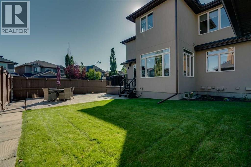 160 Panatella Crescent NW