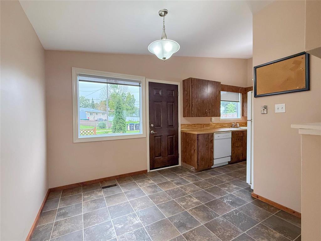 1033 Russell Street, Brandon, Manitoba  R7A 5J1 - Photo 7 - 202624306
