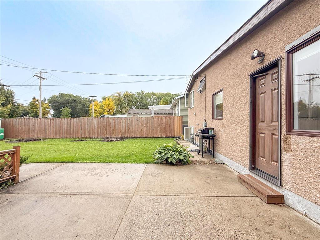 1033 Russell Street, Brandon, Manitoba  R7A 5J1 - Photo 18 - 202624306