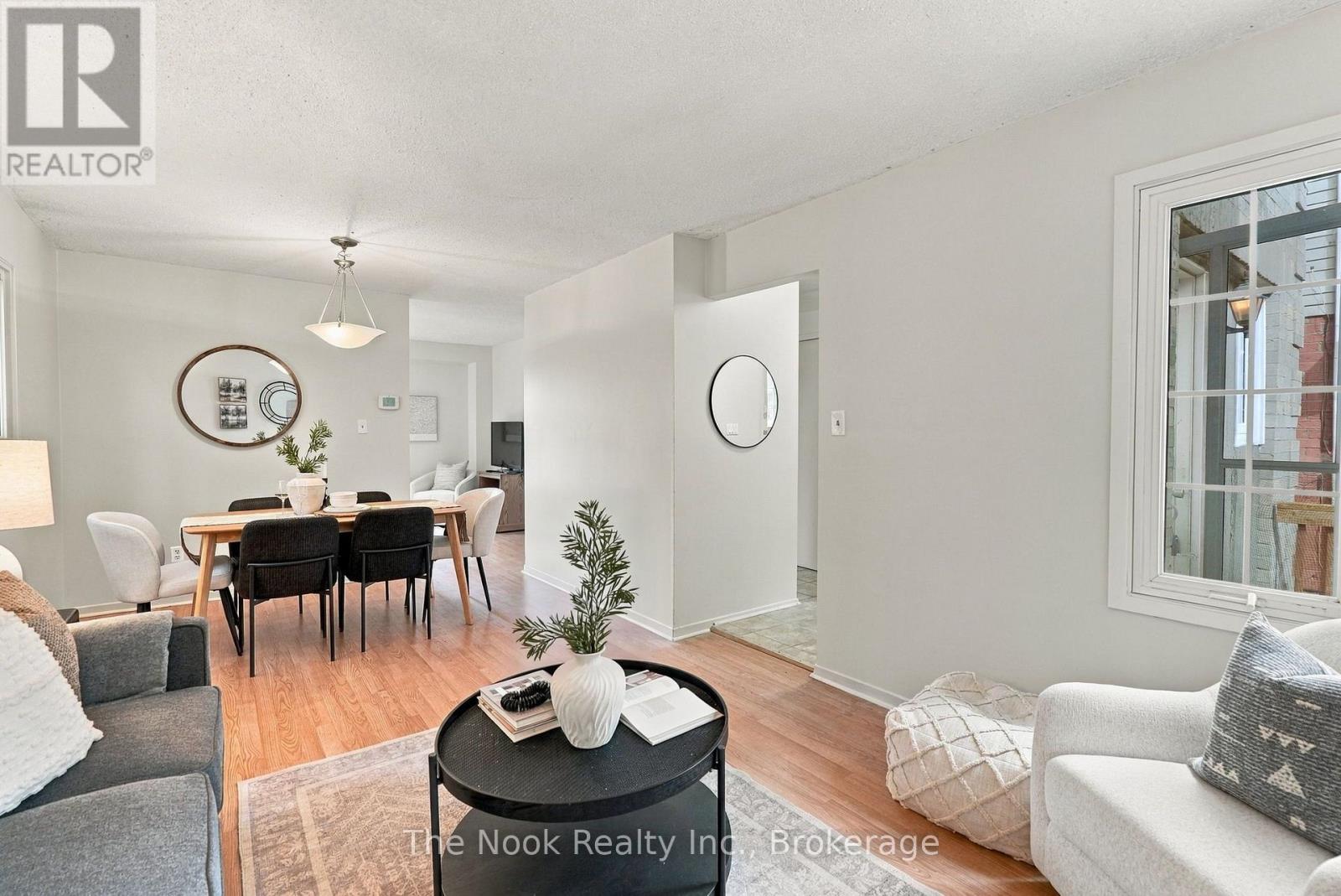 27 Field Crescent, Ajax, Ontario  L1Z 1B3 - Photo 4 - E13834434