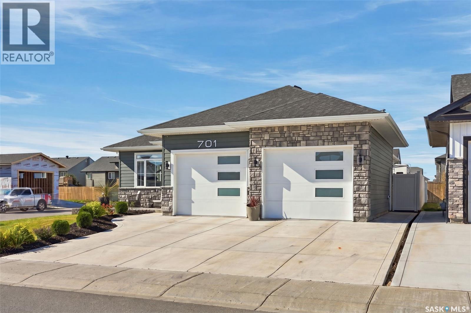 701 Casper Crescent, Warman, Saskatchewan  S0K 4S4 - Photo 2 - SK049708