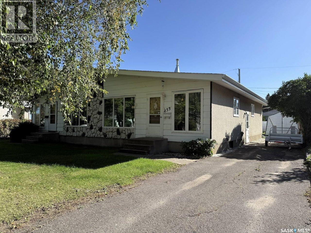 433-435 25th STREET E, prince albert, Saskatchewan
