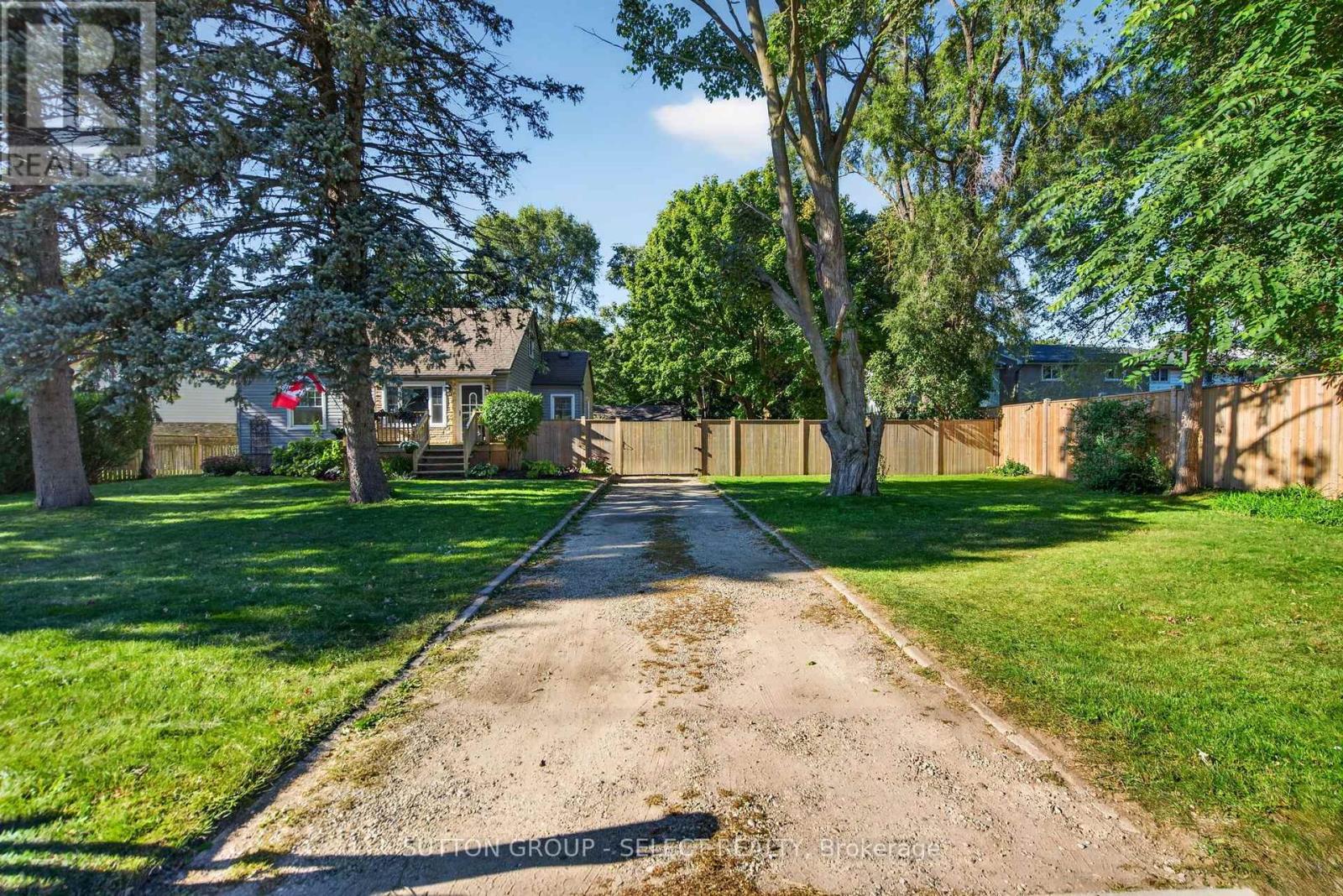 2010 Trafalgar Street, London East, Ontario  N5V 1V5 - Photo 3 - X13834686