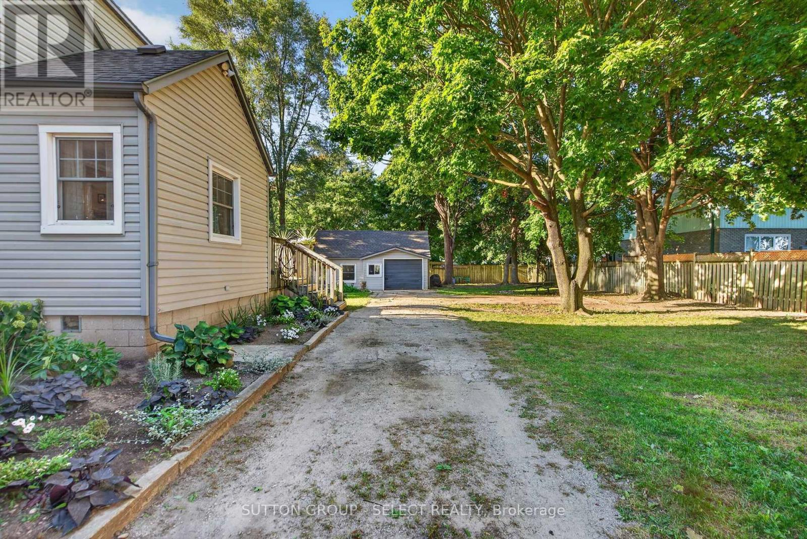 2010 Trafalgar Street, London East, Ontario  N5V 1V5 - Photo 32 - X13834686