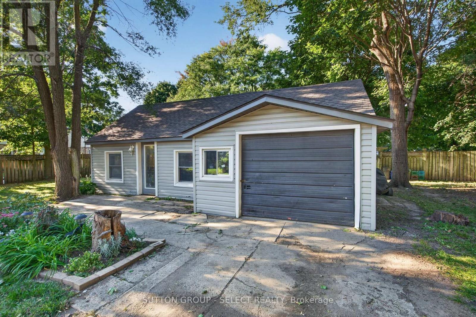 2010 Trafalgar Street, London East, Ontario  N5V 1V5 - Photo 35 - X13834686