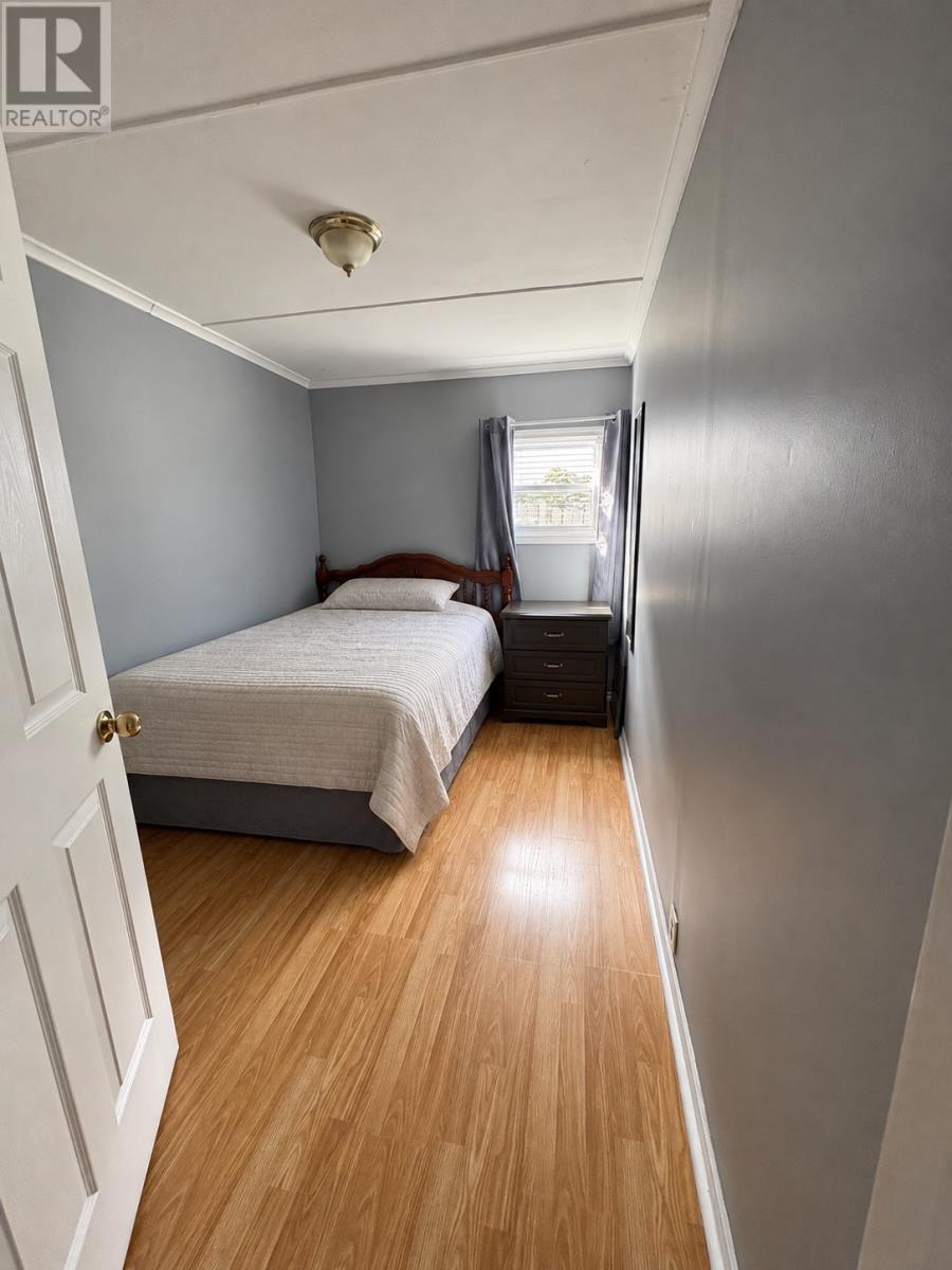 19 Glendale Avenue, Mount Pearl — photo 12