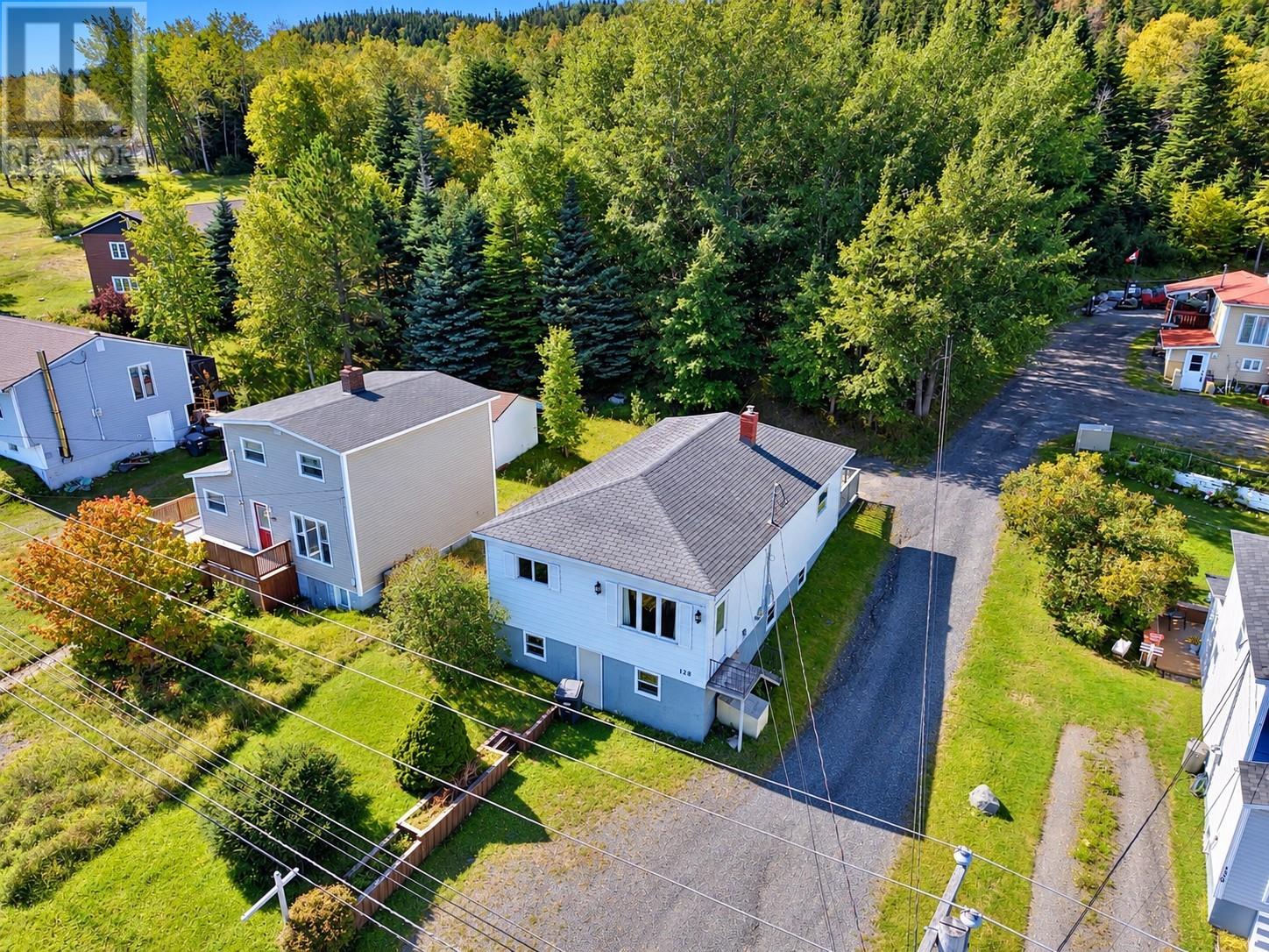 138 Memorial Drive photo 2