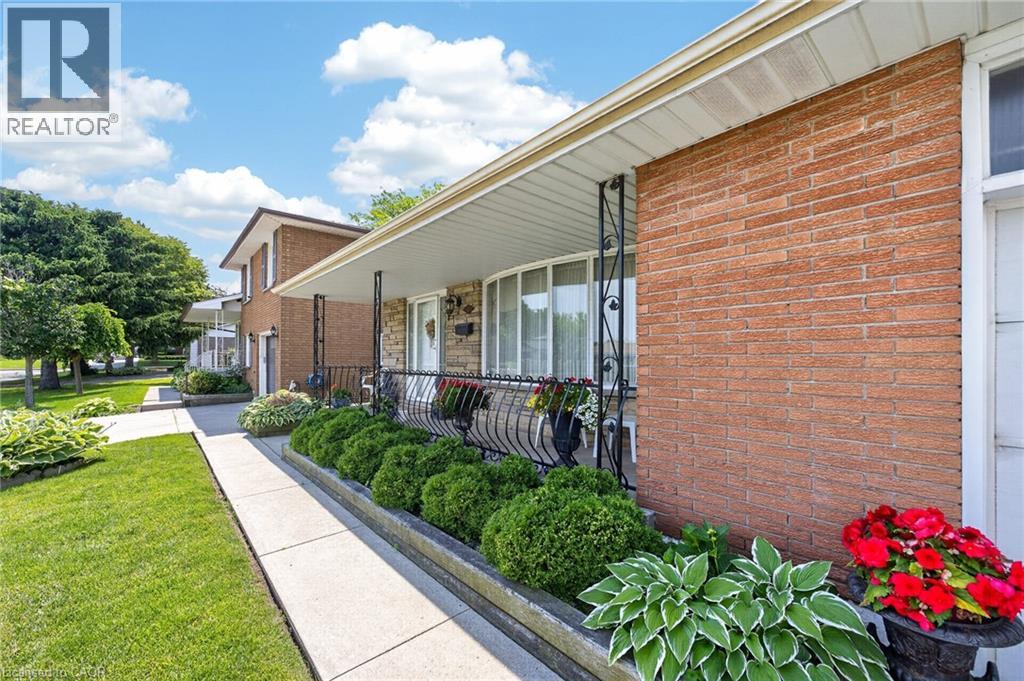 11 Fassett Avenue, Hamilton, Ontario  L9C 4E6 - Photo 2 - 40847159
