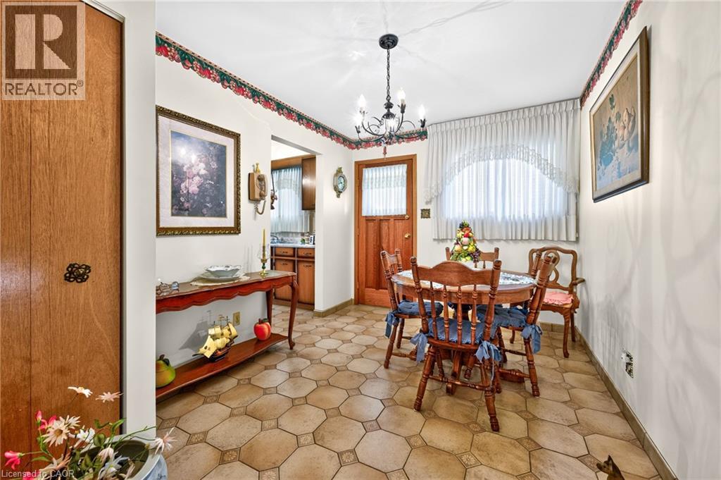 11 Fassett Avenue, Hamilton, Ontario  L9C 4E6 - Photo 7 - 40847159