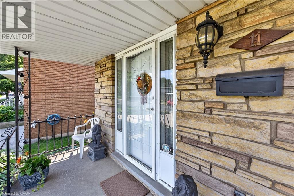 11 Fassett Avenue, Hamilton, Ontario  L9C 4E6 - Photo 3 - 40847159