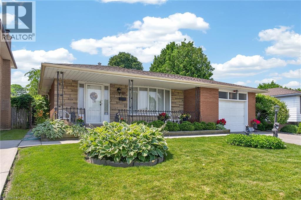 11 FASSETT Avenue, Hamilton, Ontario