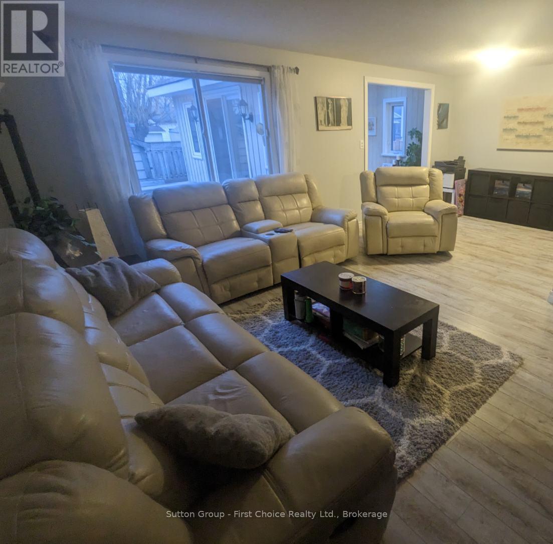 18 Moderwell Street, Stratford, Ontario N5A 7T9 - Photo 3 - X13834632