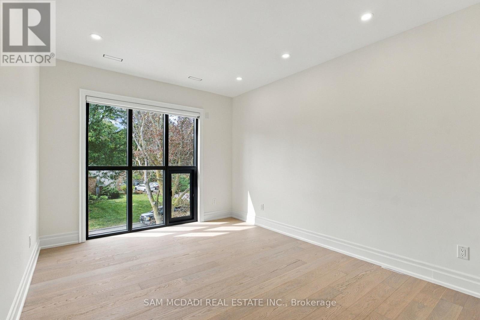 6 North Hills Terrace, Toronto (Banbury-Don Mills), Ontario  M3C 1M6 - Photo 22 - C13834432