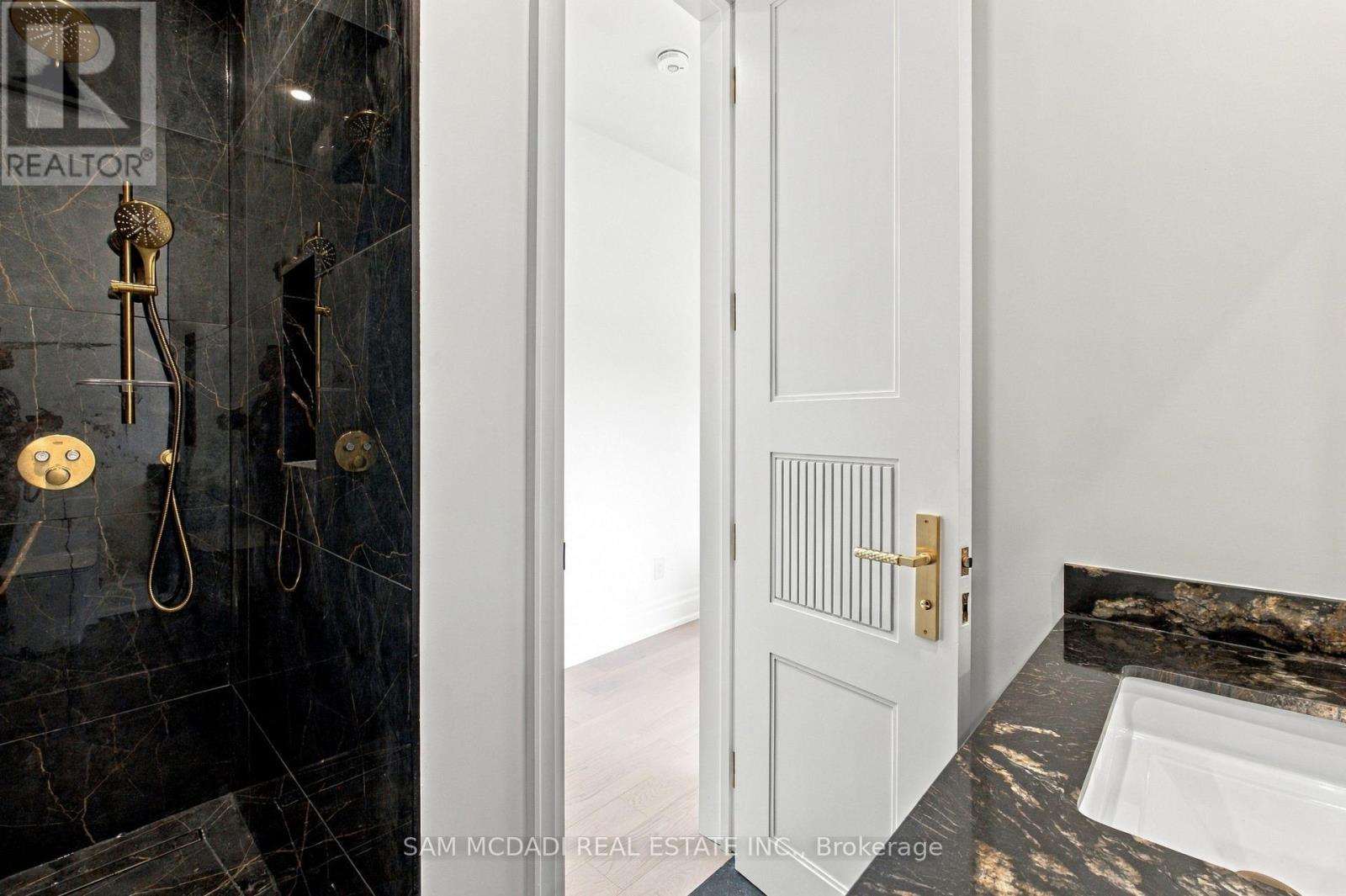 6 North Hills Terrace, Toronto (Banbury-Don Mills), Ontario  M3C 1M6 - Photo 32 - C13834432