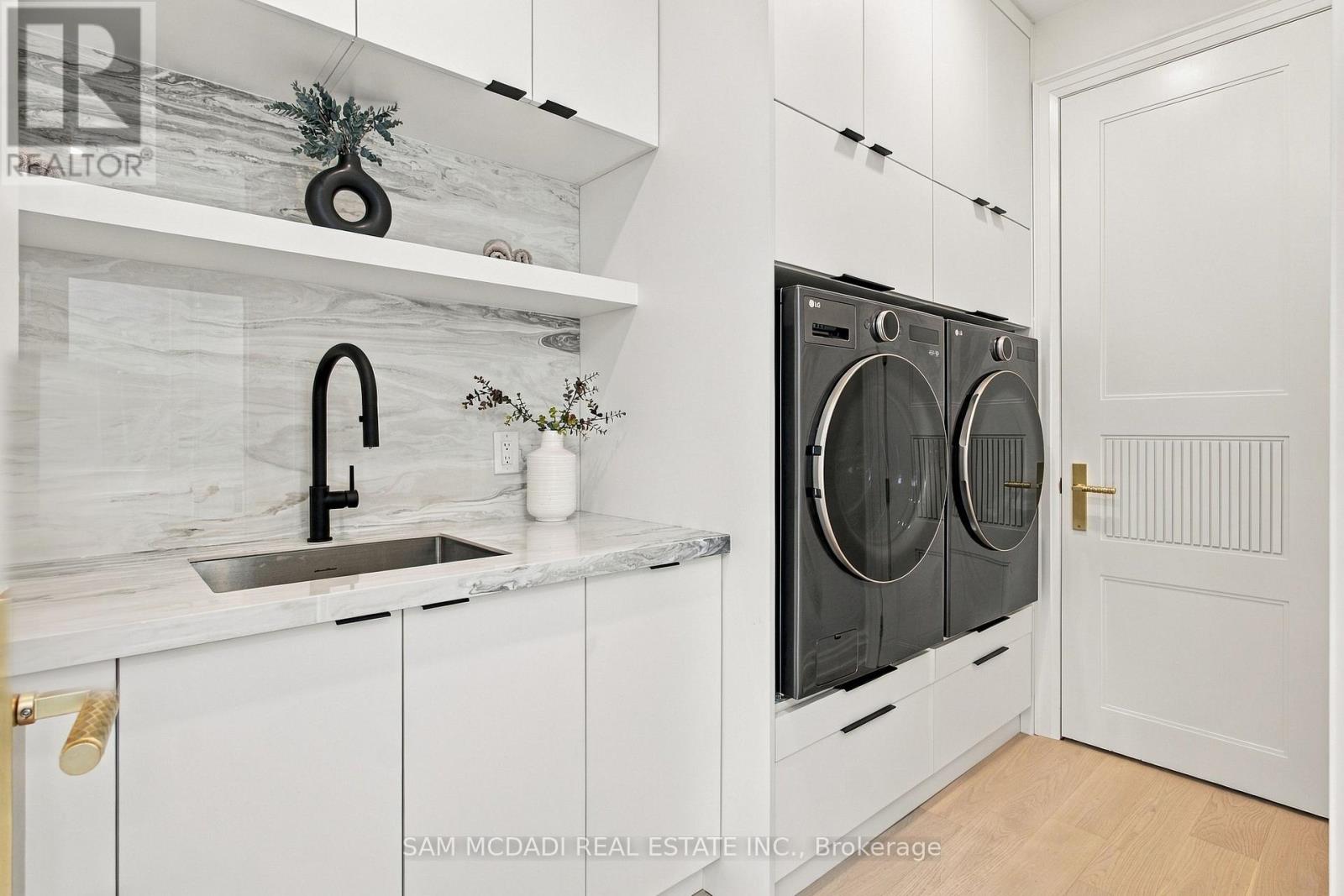 6 North Hills Terrace, Toronto (Banbury-Don Mills), Ontario  M3C 1M6 - Photo 33 - C13834432