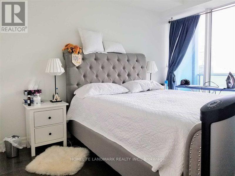 5203 - 8 The Esplanade Avenue, Toronto, Ontario  M5E 0A6 - Photo 8 - C13834438