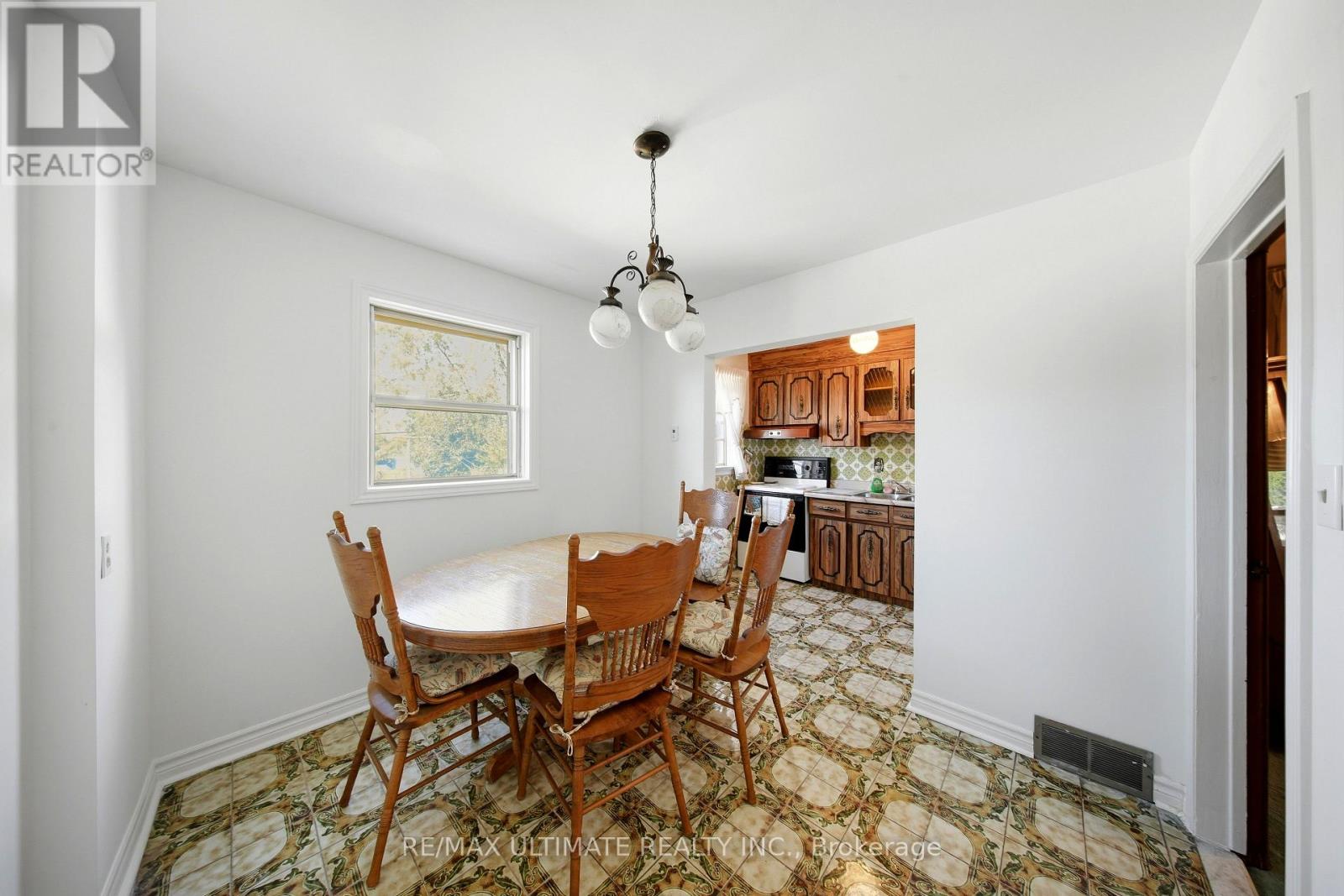 500a Northcliffe Boulevard, Toronto, Ontario  M6E 3L5 - Photo 12 - C13834626