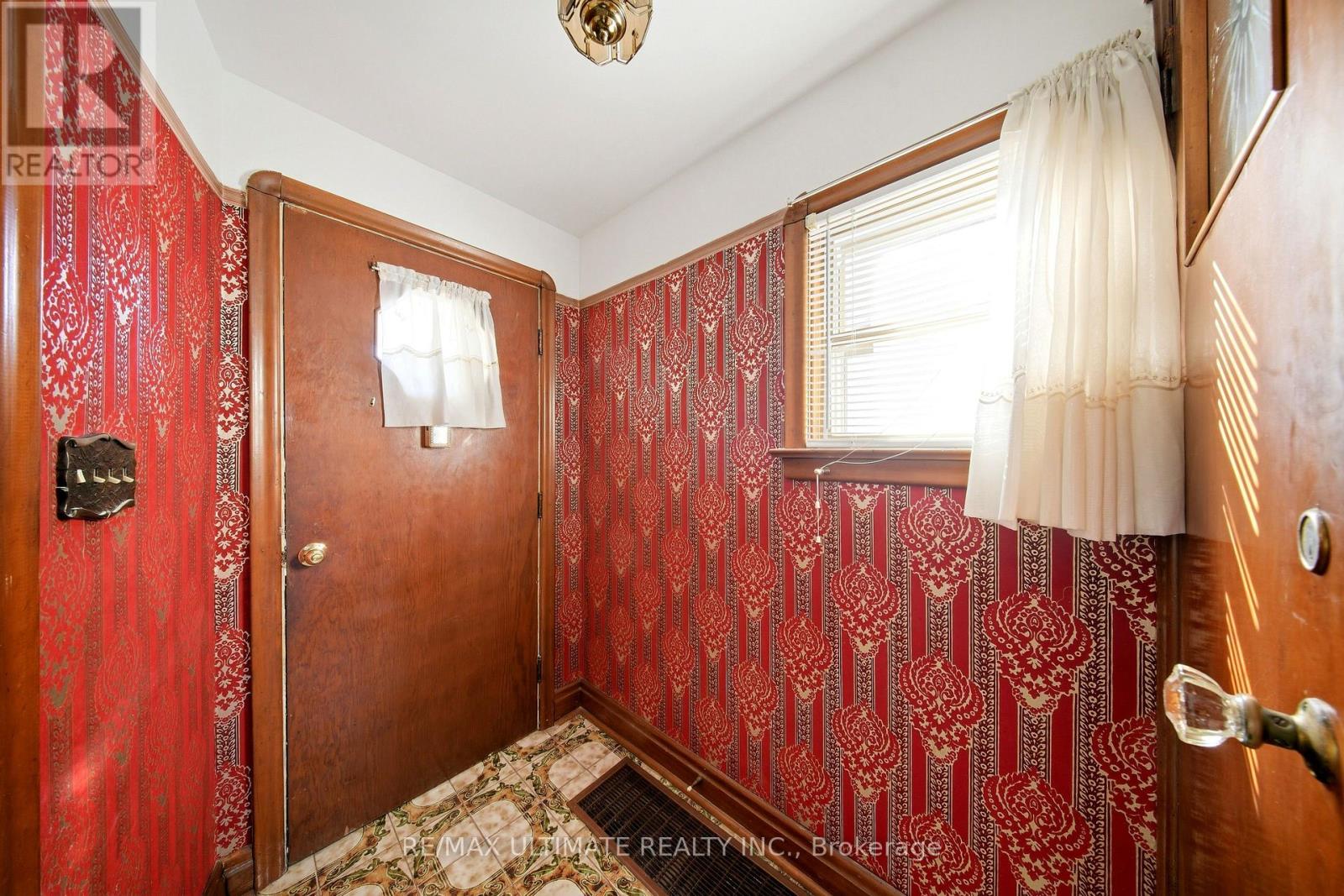 500a Northcliffe Boulevard, Toronto, Ontario  M6E 3L5 - Photo 5 - C13834626