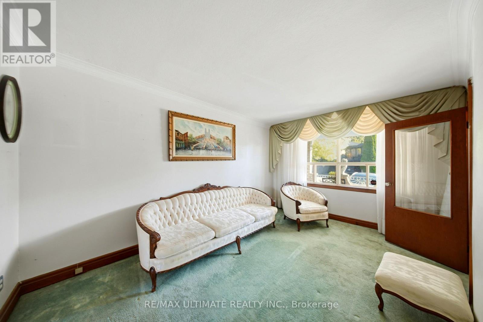 500a Northcliffe Boulevard, Toronto, Ontario  M6E 3L5 - Photo 9 - C13834626