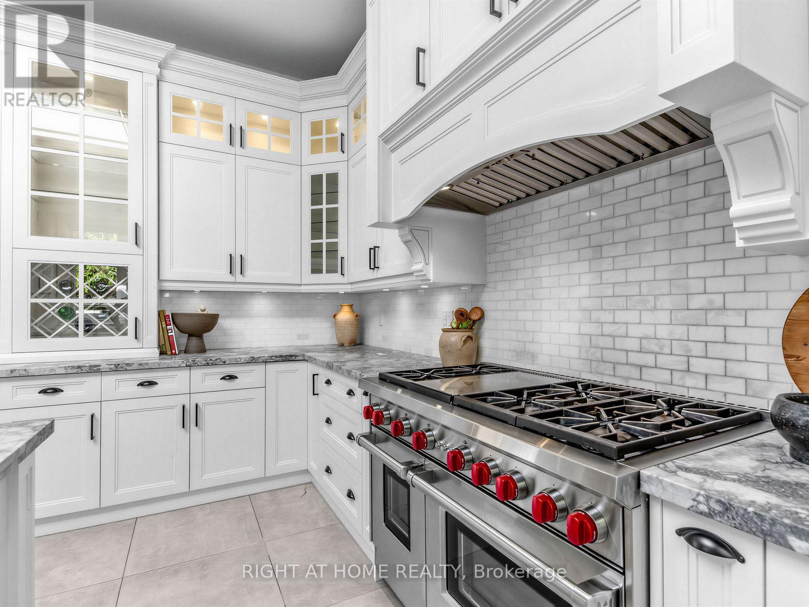 204 Glen Road, Toronto, Ontario  M4W 2X1 - Photo 11 - C13834708