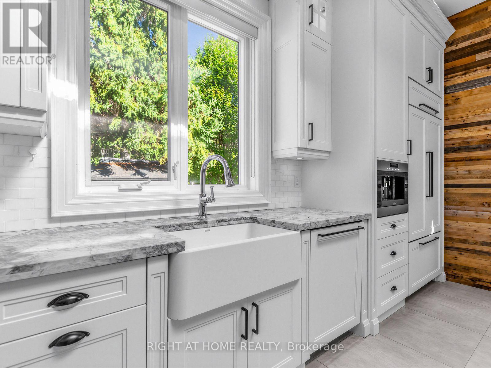 204 Glen Road, Toronto, Ontario  M4W 2X1 - Photo 12 - C13834708
