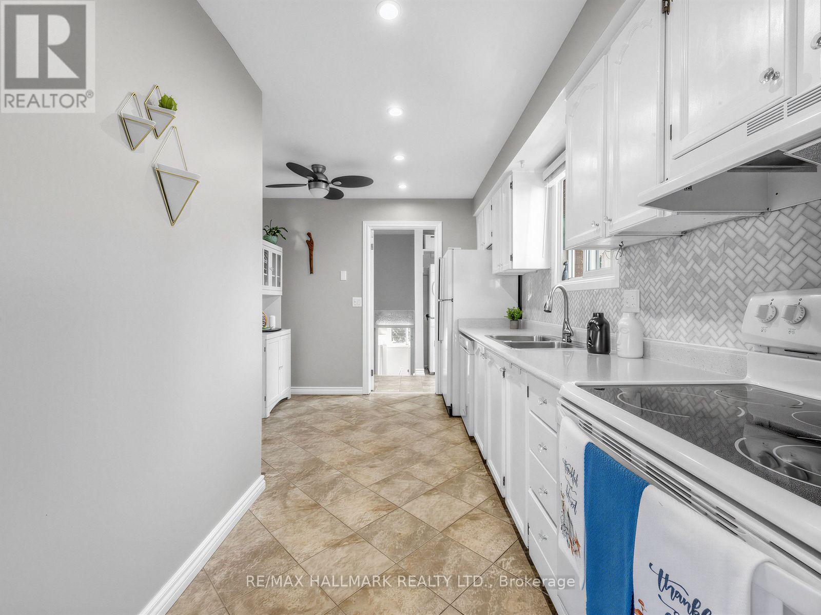 1333 Cherrydown Drive, Oshawa, Ontario  L1H 8C8 - Photo 5 - E13828542