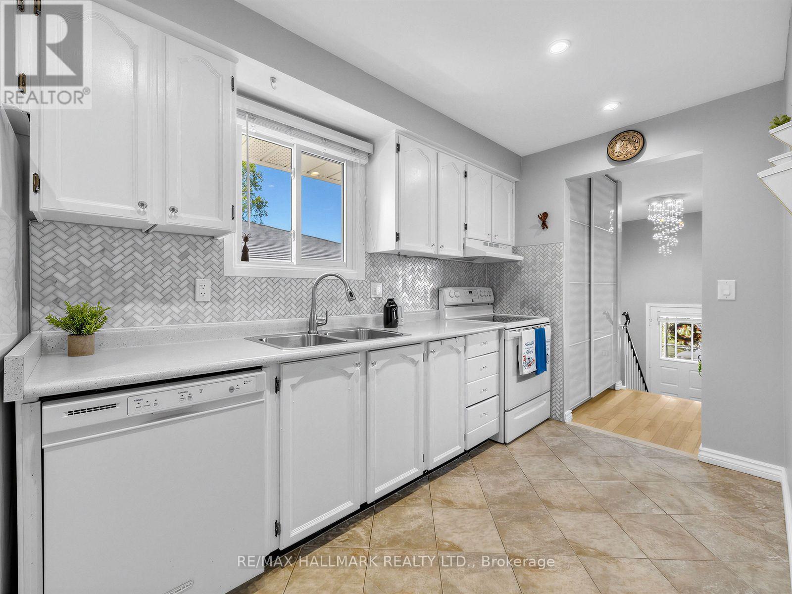1333 Cherrydown Drive, Oshawa, Ontario  L1H 8C8 - Photo 6 - E13828542