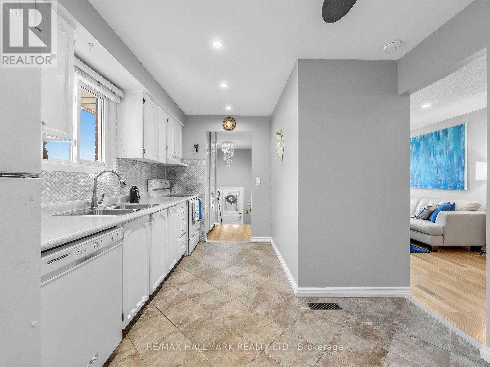 1333 Cherrydown Drive, Oshawa, Ontario  L1H 8C8 - Photo 7 - E13828542