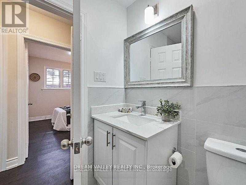 Main - 24 Gable Place, Toronto, Ontario  M1P 4J8 - Photo 18 - E13834476