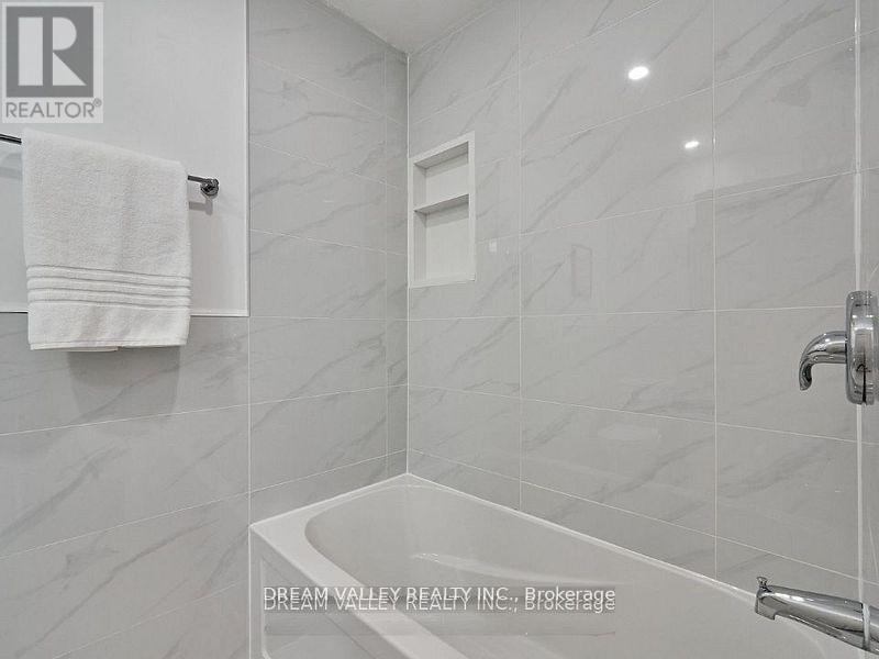 Main - 24 Gable Place, Toronto, Ontario  M1P 4J8 - Photo 19 - E13834476