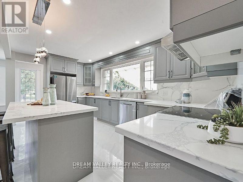 Main - 24 Gable Place, Toronto, Ontario  M1P 4J8 - Photo 9 - E13834476