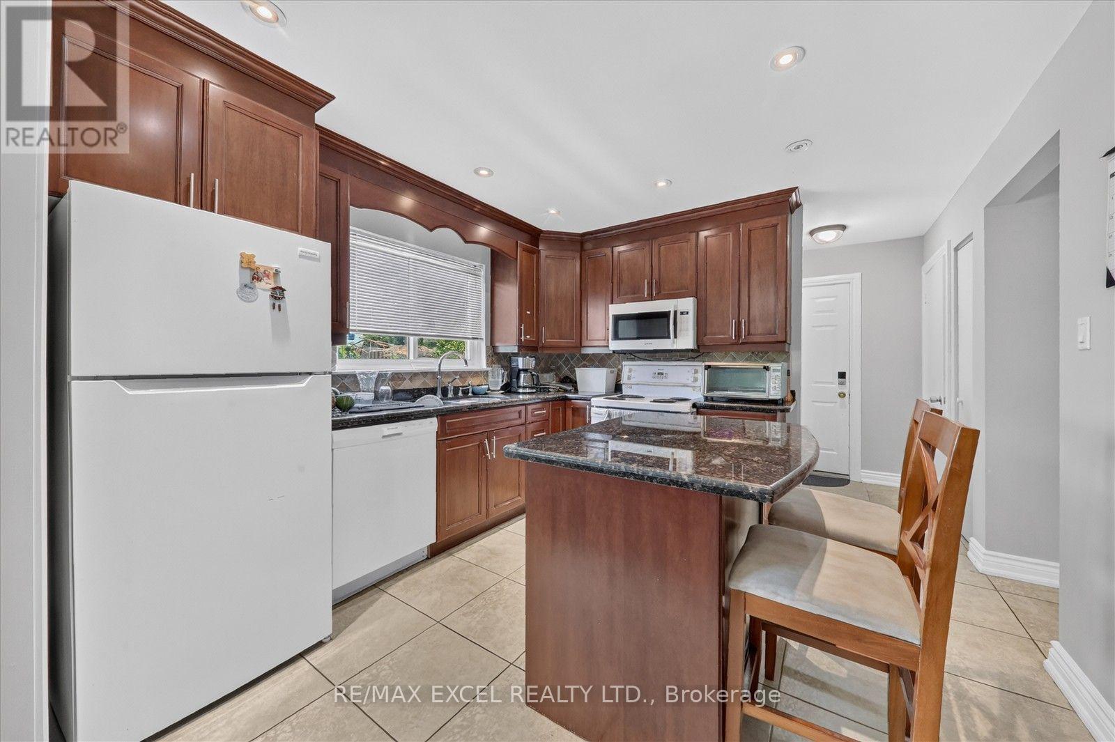 26 Lighthall Crescent, Toronto, Ontario  M1B 1V3 - Photo 6 - E13834538