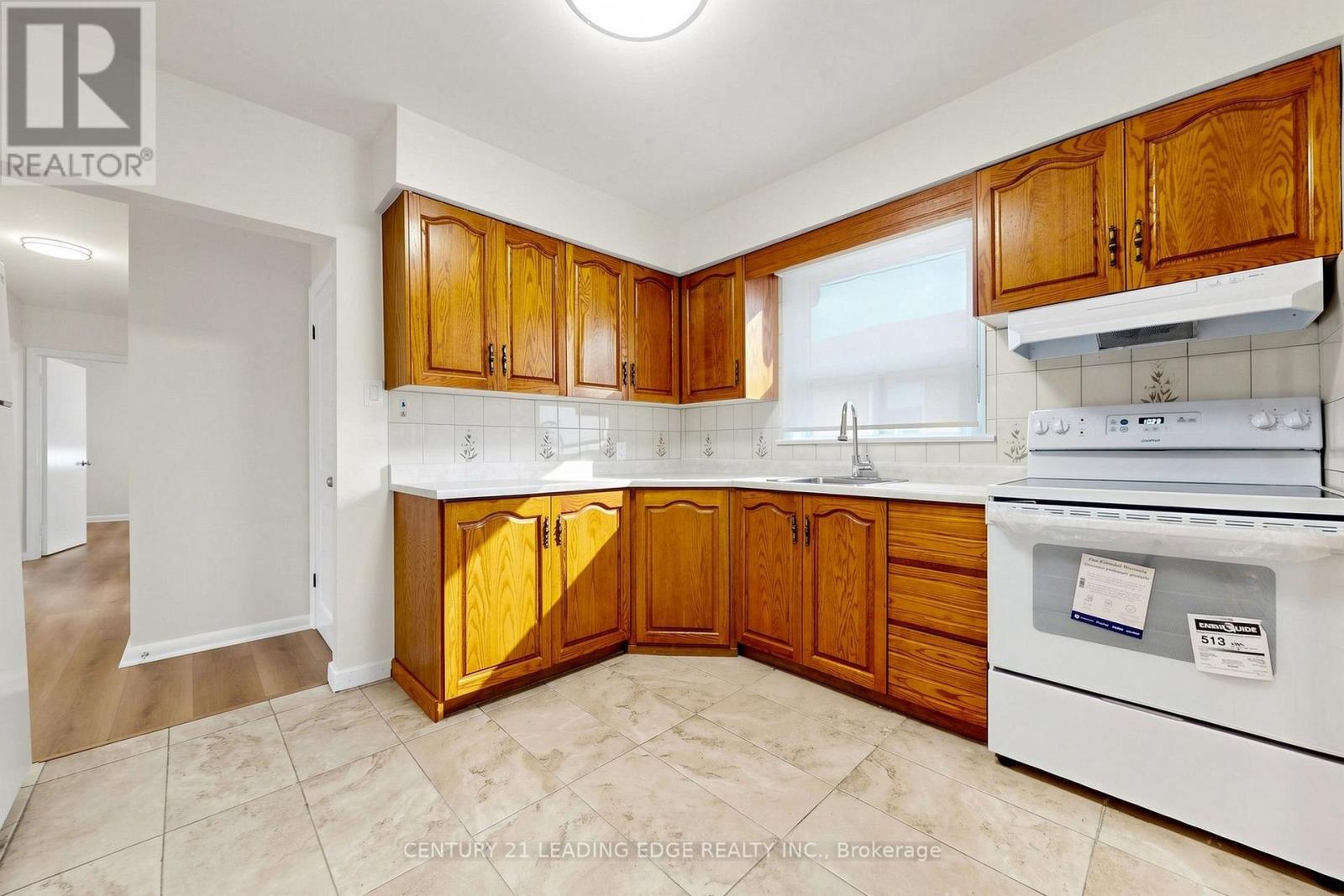 Upper - 15 Maretta Avenue, Toronto, Ontario  M1K 3X8 - Photo 12 - E13834642