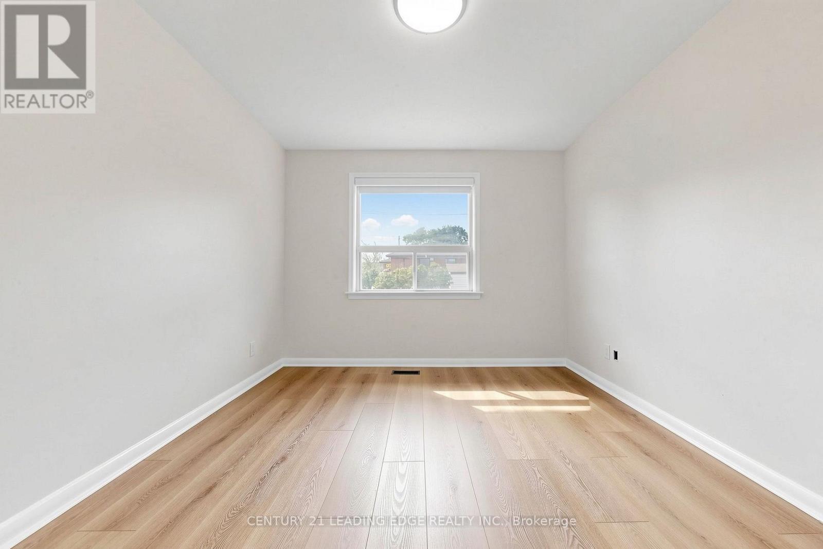Upper - 15 Maretta Avenue, Toronto, Ontario  M1K 3X8 - Photo 16 - E13834642