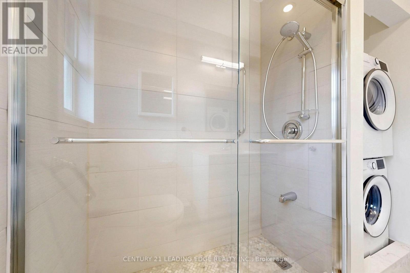 Upper - 15 Maretta Avenue, Toronto, Ontario  M1K 3X8 - Photo 19 - E13834642