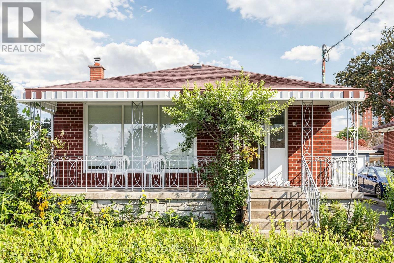 Upper - 15 Maretta Avenue, Toronto, Ontario  M1K 3X8 - Photo 2 - E13834642