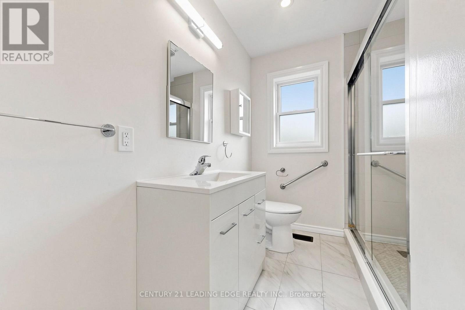Upper - 15 Maretta Avenue, Toronto, Ontario  M1K 3X8 - Photo 20 - E13834642