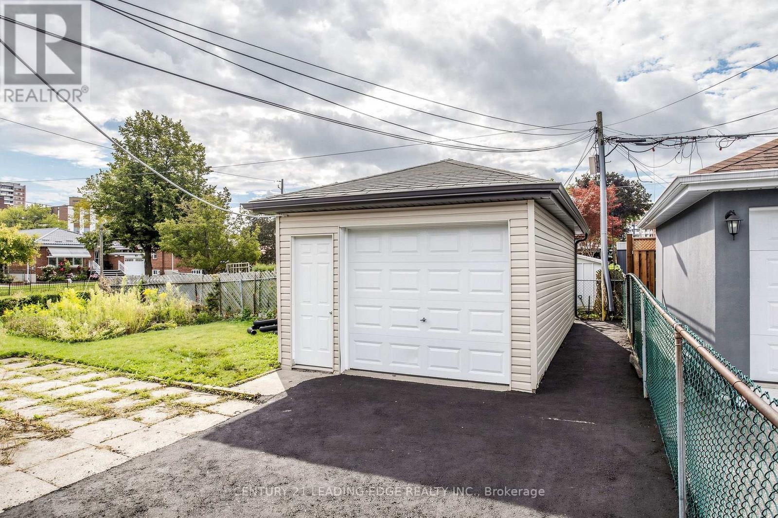 Upper - 15 Maretta Avenue, Toronto, Ontario  M1K 3X8 - Photo 23 - E13834642