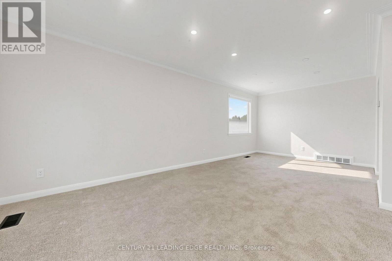 Upper - 15 Maretta Avenue, Toronto, Ontario  M1K 3X8 - Photo 6 - E13834642