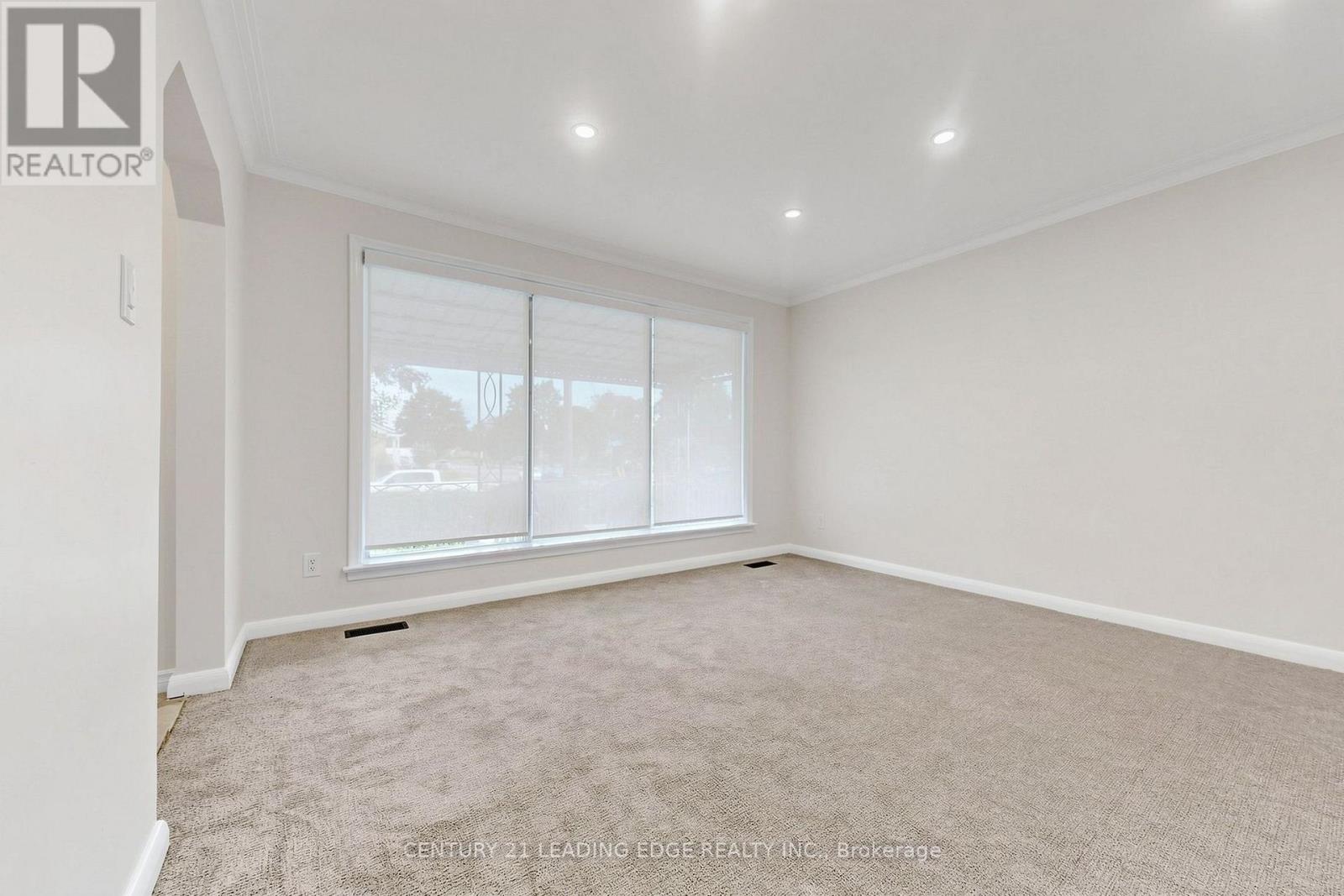 Upper - 15 Maretta Avenue, Toronto, Ontario  M1K 3X8 - Photo 8 - E13834642