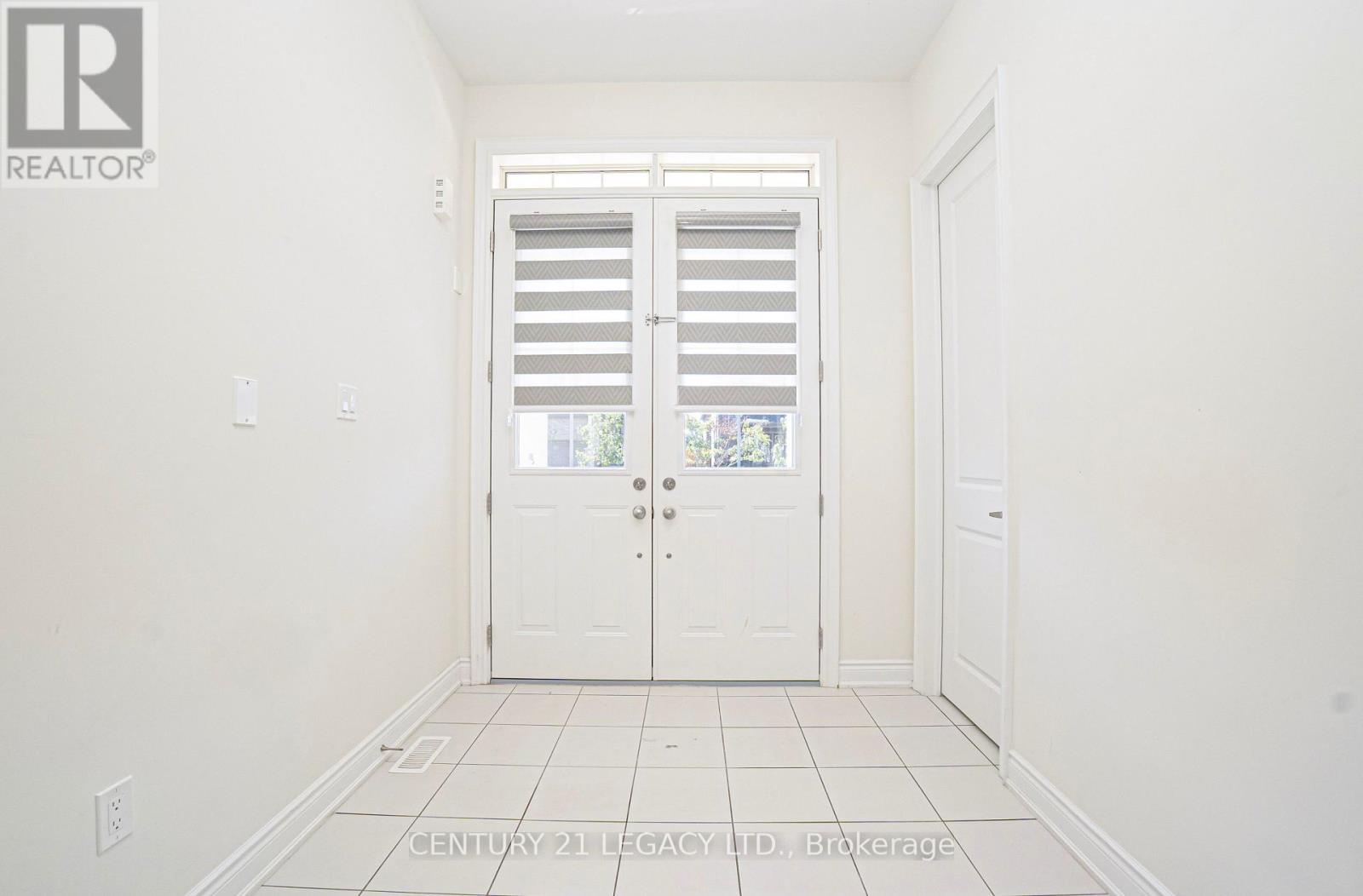 21 Olerud Drive, Whitby, Ontario  L1P 0J1 - Photo 5 - E13834698