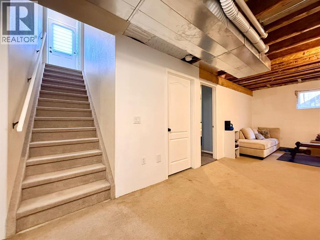 11006 105 Ave