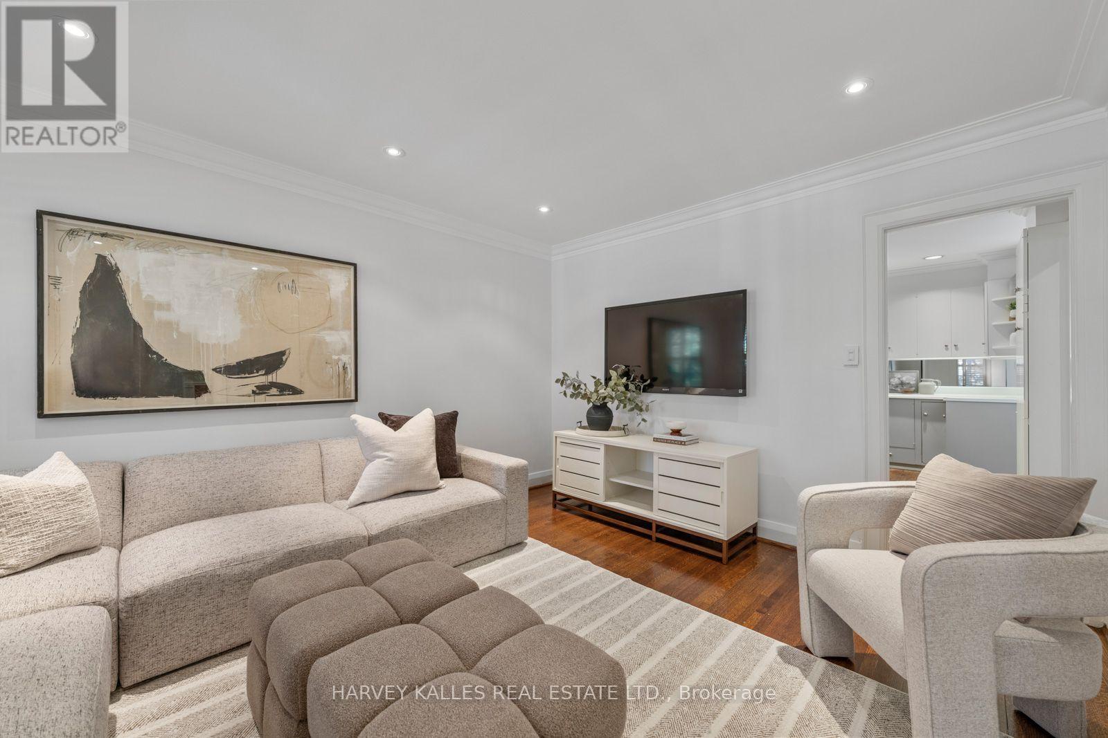 55 Wembley Road, Toronto, Ontario  M6C 2G1 - Photo 10 - C13834500