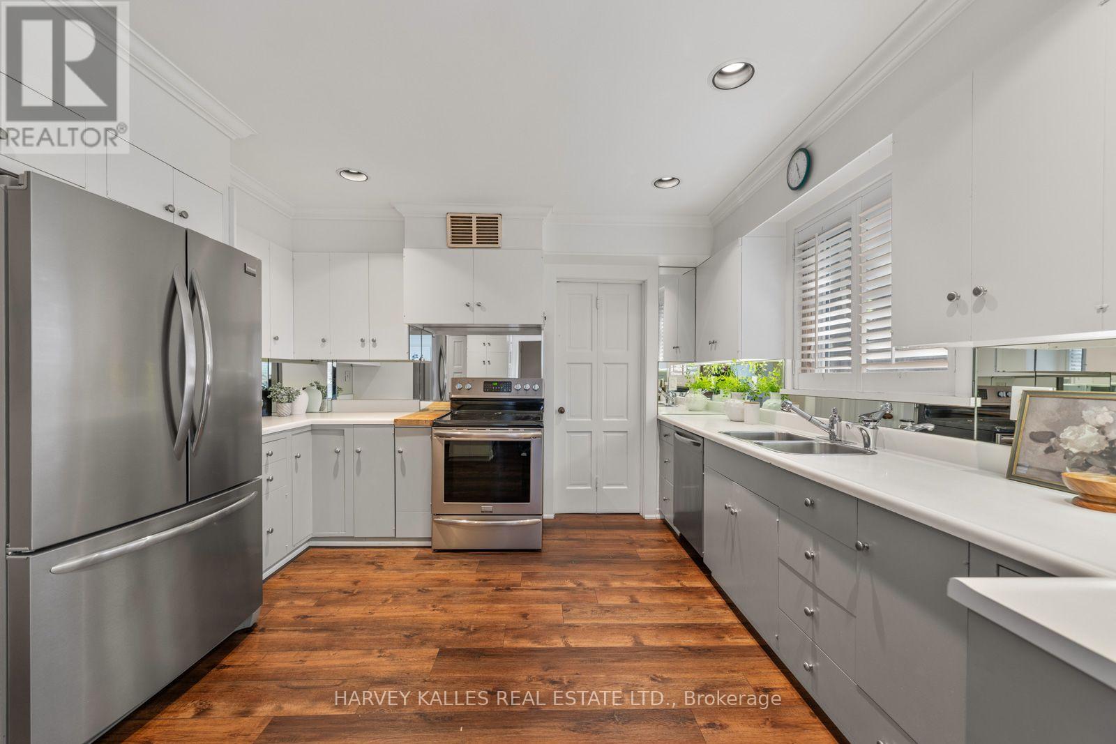 55 Wembley Road, Toronto, Ontario  M6C 2G1 - Photo 12 - C13834500